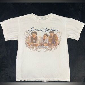 Jonas Brothers World Tour 2009 Graphic T
-Size Medium